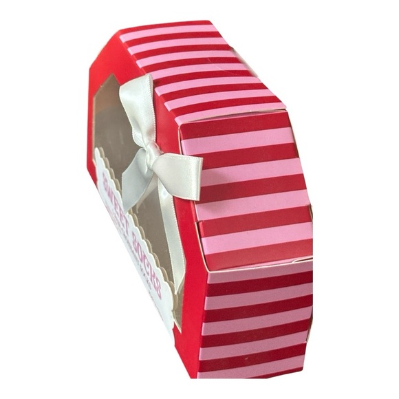 Sweet Croissant Socks | Giftable Bakery Box | Perfect for the Holidays! - Picture 4 of 7